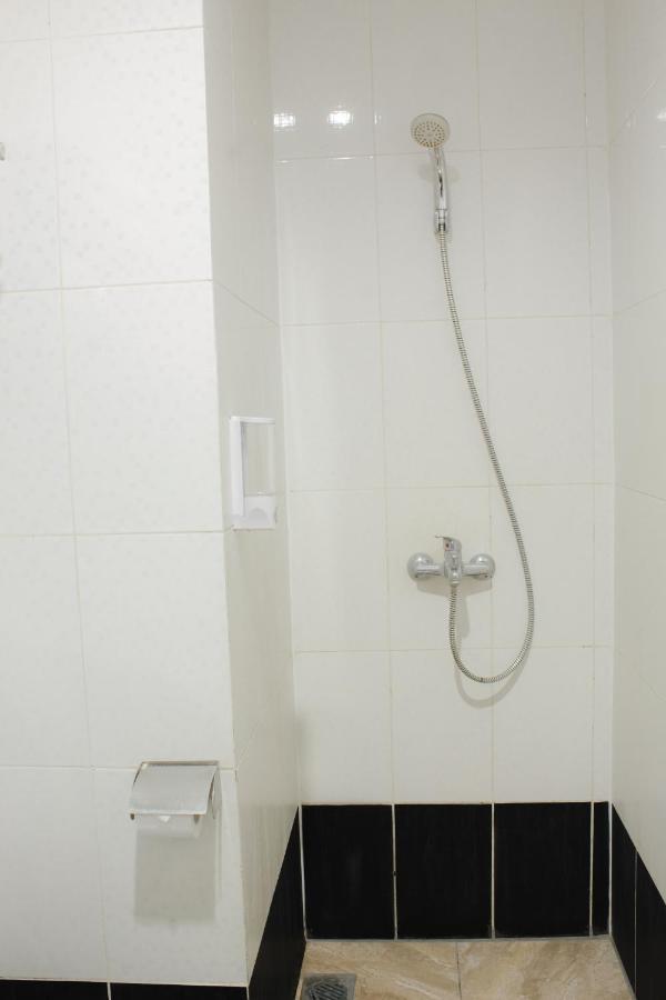 Marilyn Hotel Serpong Bagian luar foto