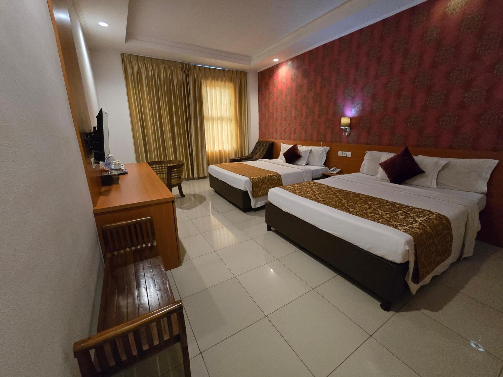 Marilyn Hotel Serpong Bagian luar foto